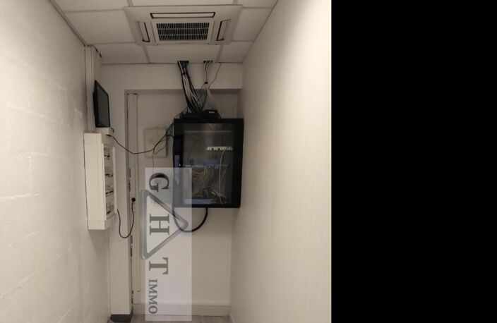 A VENDRE 142 M² DE BUREAUX A STAINS — photo 4