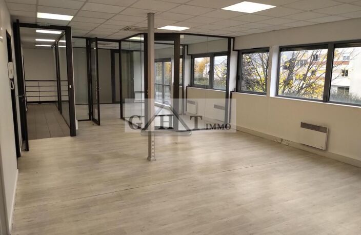 A VENDRE 142 M² DE BUREAUX A STAINS — photo 5