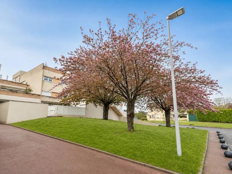COMME UNE MAISON – 4 CHAMBRES, JARDINET PRIVATIF & BOX — photo 1