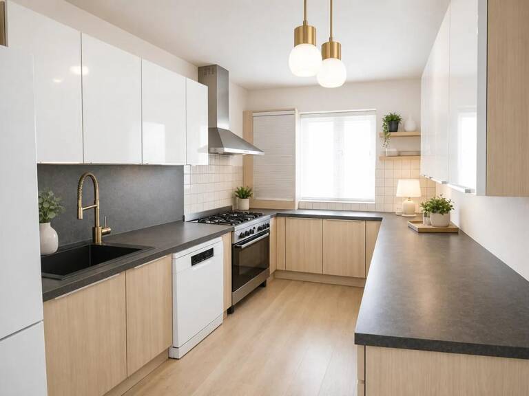 COMME UNE MAISON – 4 CHAMBRES, JARDINET PRIVATIF & BOX — photo 1