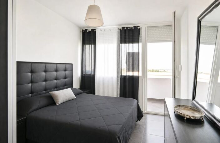 Appartement 4 pièces de 72 m² vendu loué — photo 3