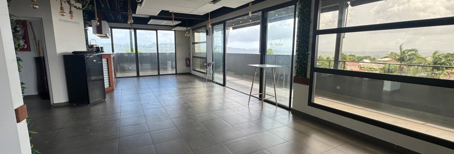 Bureau  95 m² à louer à Le Lamentin (97232)