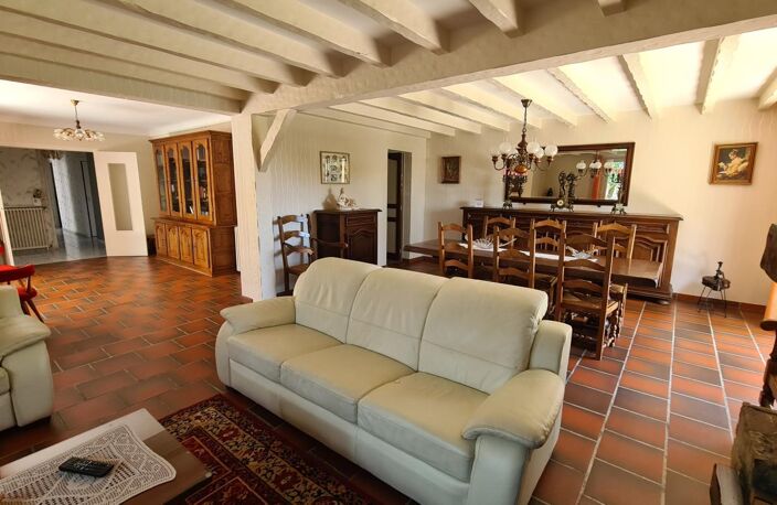 Maison À Vendre sur BASSENS Proche centre — photo 2