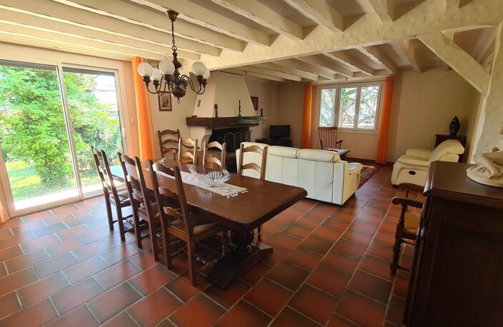 Maison À Vendre sur BASSENS Proche centre — photo 3