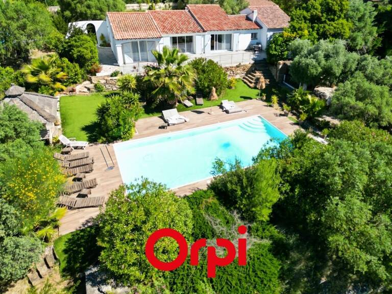 Maison La Cadière d'Azur terrain piscine 2029m² — photo 1