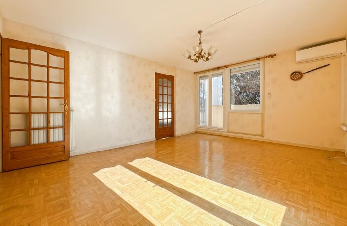 Appartement À Vendre- DERNIER ETAGE- CAVE-PARKING — photo 3