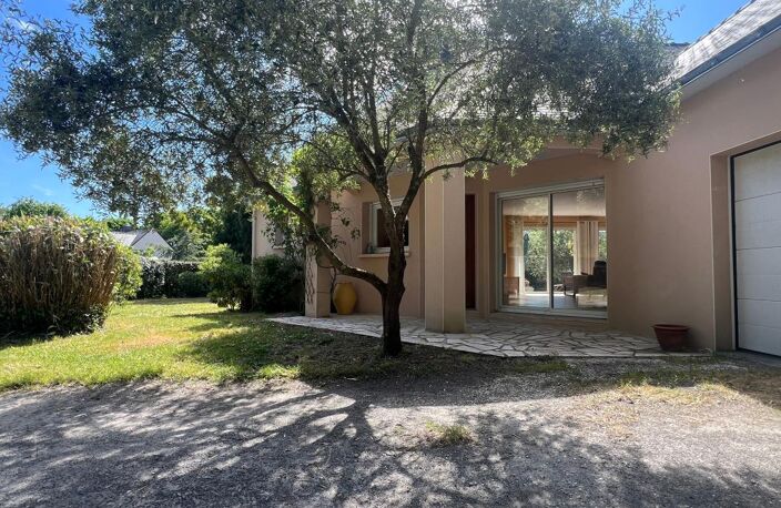 Maison À Vendre - Orientée sud ouest - Plain-pied - sejour 49 m² - 3 chambres - Garage — photo 2