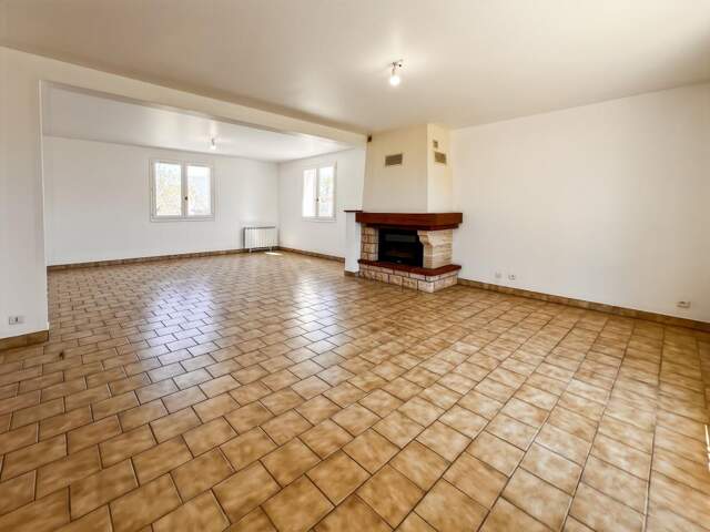 🏡 Pavillon familial de 121 m² sur sous-sol complet - Centre Patay ✨ — photo du bien
