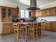 Belle propriété T7 de 231m², terrain de 6905m² avec un étang aux Richards 63780 à vendre — photo 4