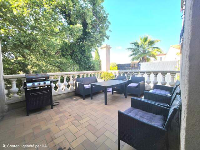 Maison Six Fours Les Plages 8 pièce(s) 260 m2 — photo du bien