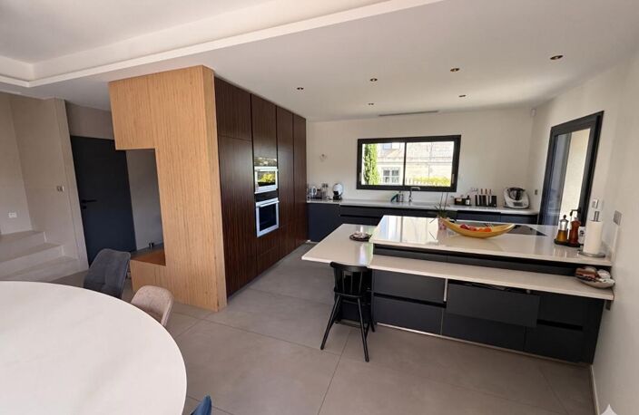 Maison  5 pièce(s) 150 m2 Grand standing à Caudéran — photo 2