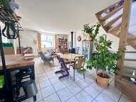 CRÉMIEU  Maison en pierre avec jardin — photo 3