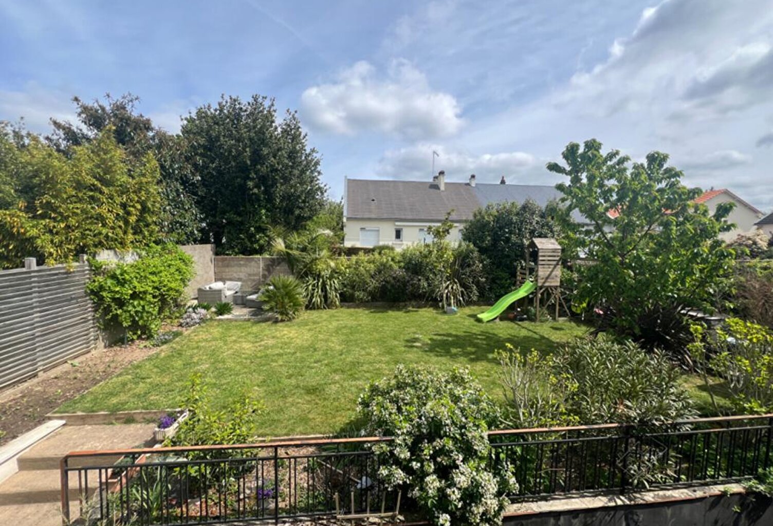 Maison de 161 m2 - 5 chambres - JARDIN — photo 1