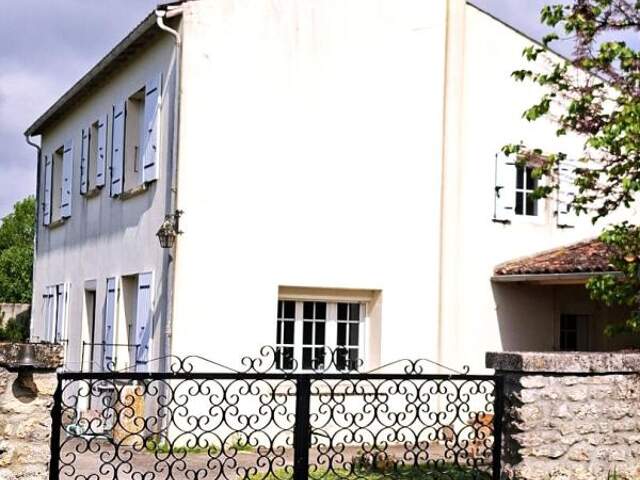 Maison  Saint Savinien17350  169 m2 + Garage et Dépendances — photo du bien
