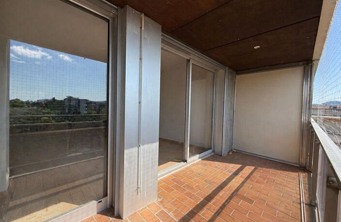 Appartement T2 - Le Lavandou - Centre-ville à deux pas de la plage — photo 2