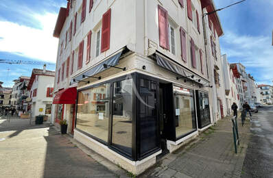 Local Commercial 23 m²  avec réserves - Centre ville Saint Jean de Luz — photo du bien