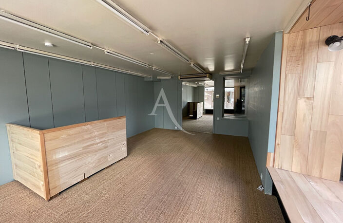 Local Commercial 23 m²  avec réserves - Centre ville Saint Jean de Luz — photo 3