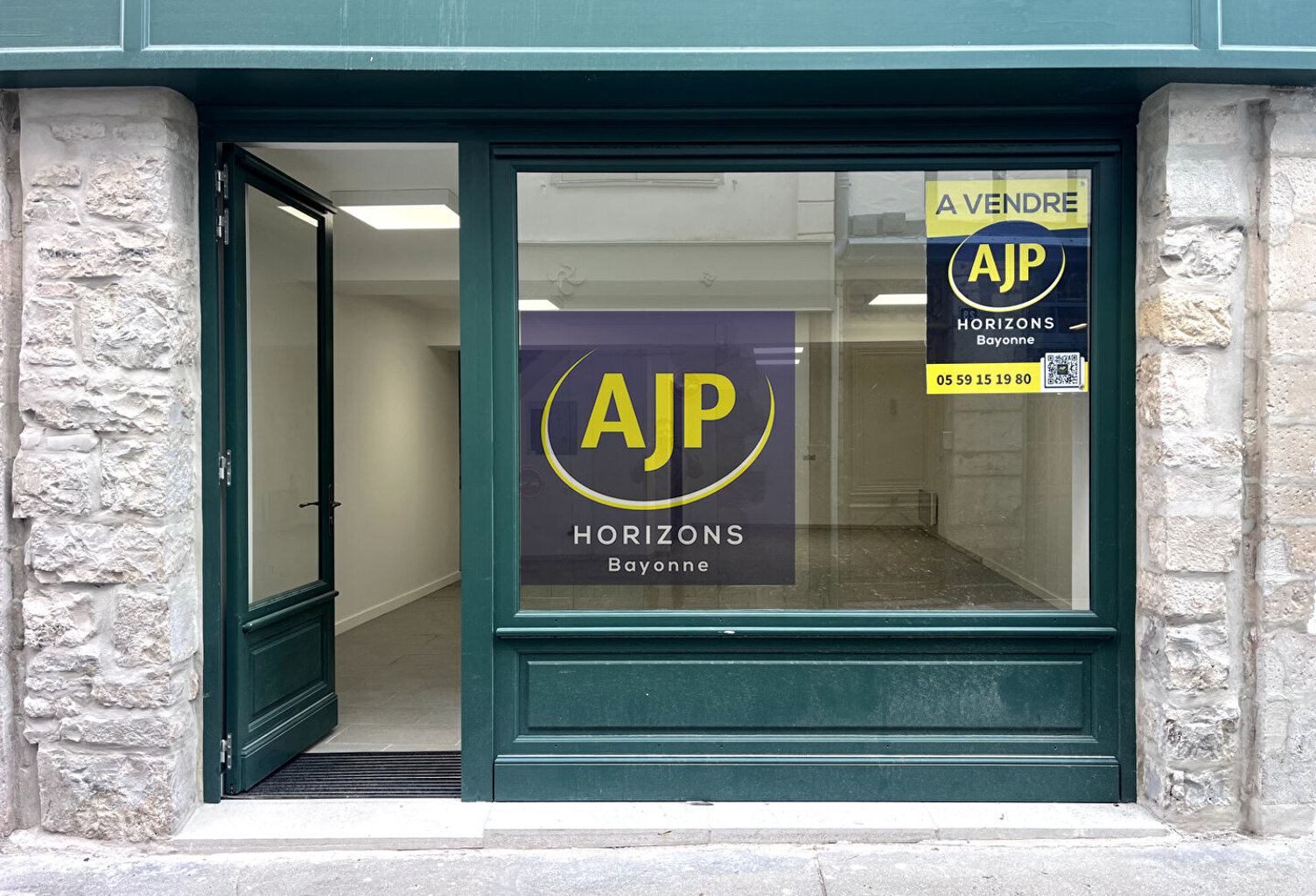 BAYONNE - local commercial / Mur commercial libre — photo 1