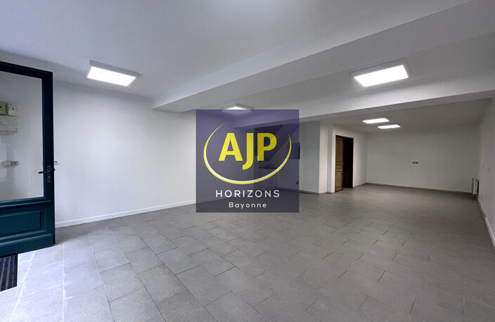 BAYONNE - local commercial / Mur commercial libre — photo 4
