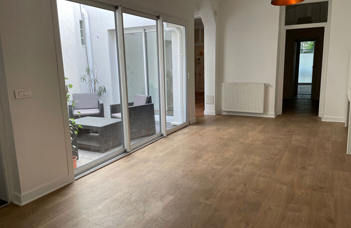 Duplex avec local commercial, Boulevard du Lycée à Vanves (92170). — photo 3