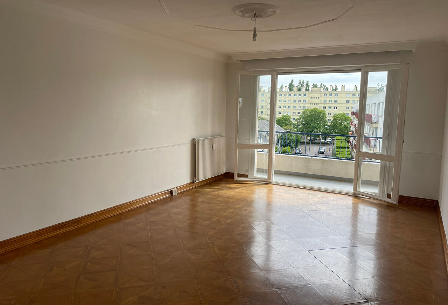 APPARTEMENT 4 PIECES ROND POINT DE PARIS - CROISSANT — photo 1