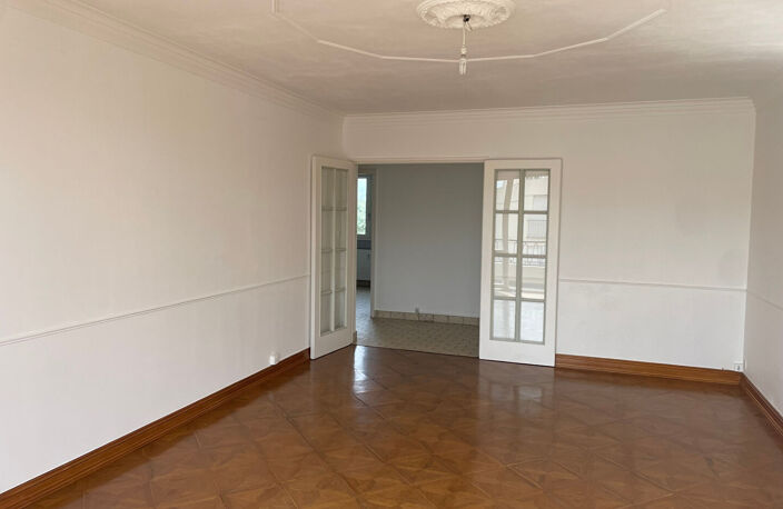 APPARTEMENT 4 PIECES ROND POINT DE PARIS - CROISSANT — photo 4