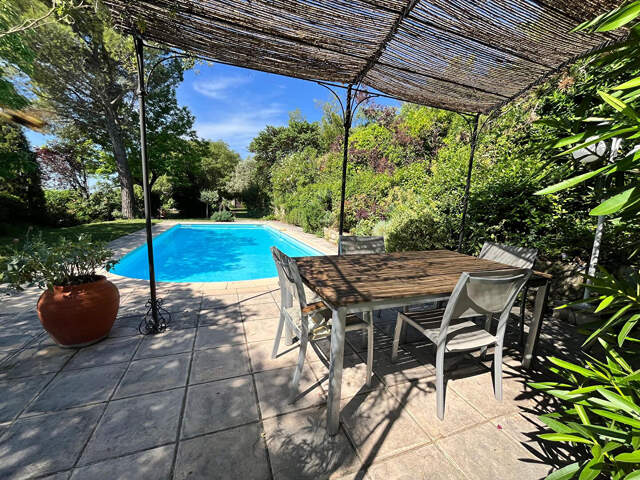 A vendre maison pleine de charme vue sur le Mont -Ventoux — photo du bien