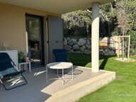 Appartement avec jardin, garage et vue dégagée aux Angles — photo 2