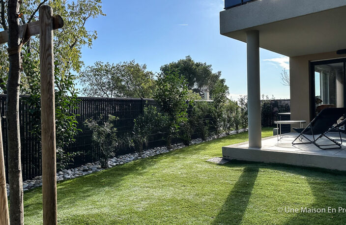 Appartement avec jardin, garage et vue dégagée aux Angles — photo 3