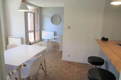 Appartement 3 pièces 821 €