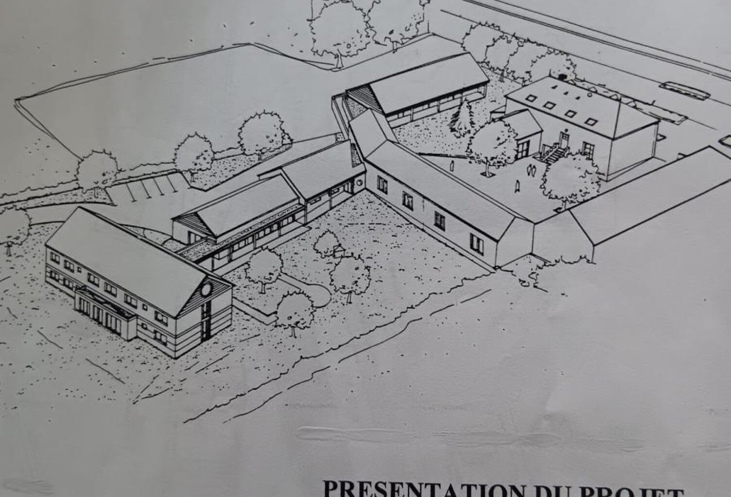 Vente Immeuble à Marigné-Laillé — photo 1