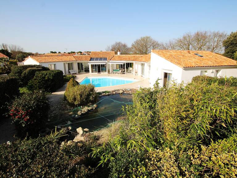 Propriété de 220m² sur 4000m² de terrain — photo 1
