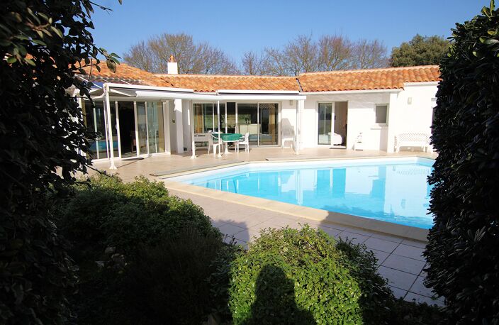 Propriété de 220m² sur 4000m² de terrain — photo 3