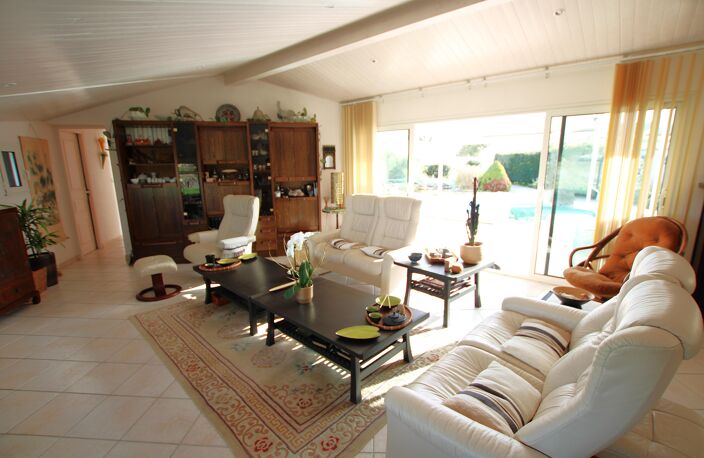 Propriété de 220m² sur 4000m² de terrain — photo 4
