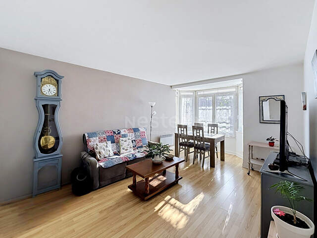 Appartement 2 pièces à vendre Lamorlaye centre — photo du bien