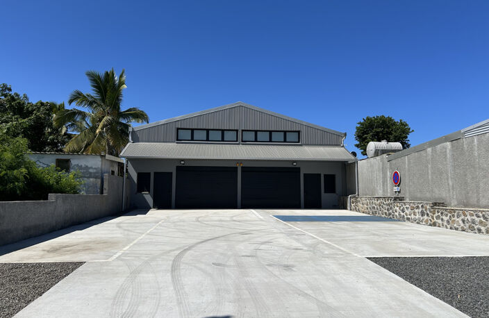 LOCAL NEUF SAINT-PIERRE 230M2 — photo 4