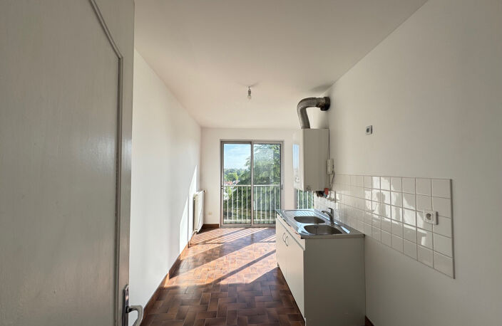 APPARTEMENT PROXIMTE PARC DE PROCE SANS VIS A VIS — photo 4