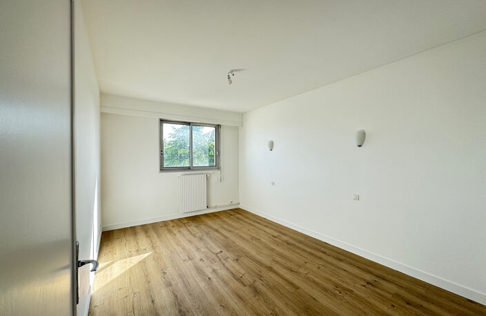 APPARTEMENT PROXIMTE PARC DE PROCE SANS VIS A VIS — photo 5