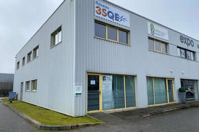 Commerce  297800 €