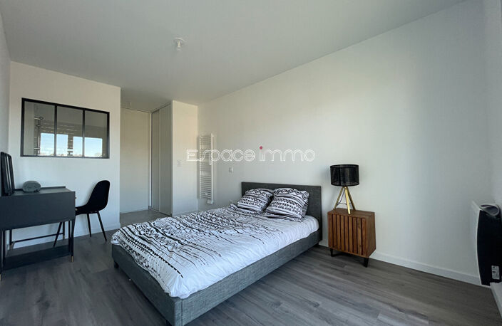 APPARTEMENT AVEC BALCON - DOUBLE STATIONNEMENT - 2 CHAMBRES - ROUEN RIVE DROITE - 65 m² — photo 5