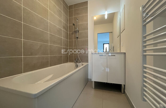 APPARTEMENT T3 - BALCON - PARKING PRIVATIF - RESIDENCE SECURISEE - SOTTEVILLE LES ROUEN - 78,21 m² — photo 4