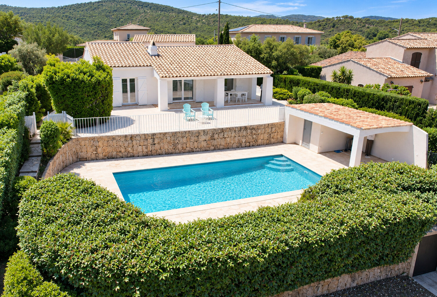 À VENDRE VILLA PLAIN PIED VUE MER PANORAMIQUE 3 CHAMBRES PISCINE GARAGE À SAINT AYGULF — photo 1