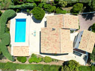 À VENDRE VILLA PLAIN PIED VUE MER PANORAMIQUE 3 CHAMBRES PISCINE GARAGE À SAINT AYGULF — photo 2