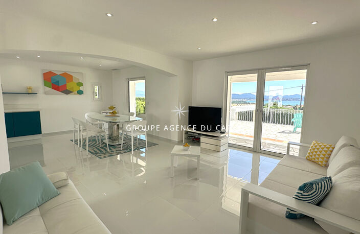 À VENDRE VILLA PLAIN PIED VUE MER PANORAMIQUE 3 CHAMBRES PISCINE GARAGE À SAINT AYGULF — photo 4