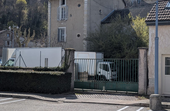 Immeuble de rapport à rénover Plein coeur de ville  Renage — photo 4