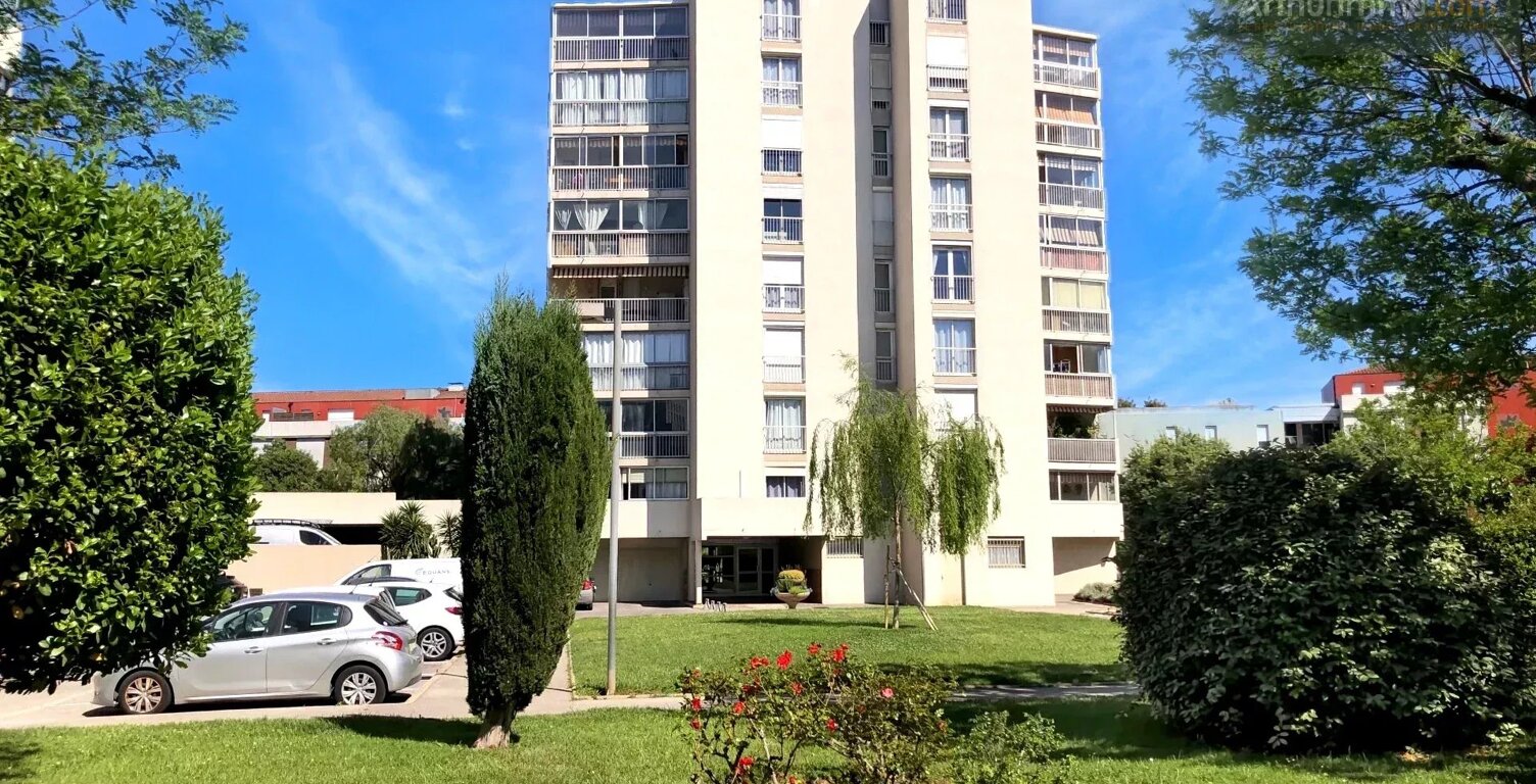 LA SEYNE SUR MER - Appartement T4 avec ascenseur - 84m² plus terrasse de 13m² — photo 1