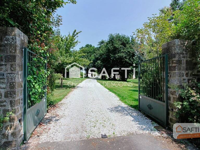 Propriété de charme avec 3 maisons sur 12 700 m²  idéale pour projet de gîtes  Aron (53440) — photo 1