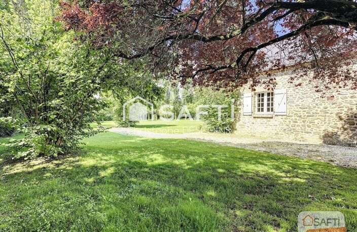 Propriété de charme avec 3 maisons sur 12 700 m²  idéale pour projet de gîtes  Aron (53440) — photo 4