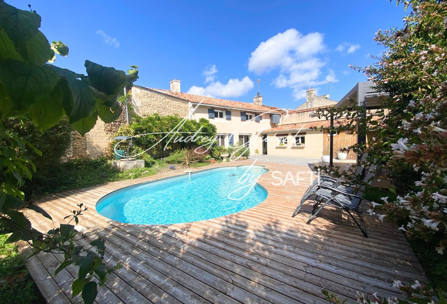 Maison de caractère, avec sa piscine — photo 1