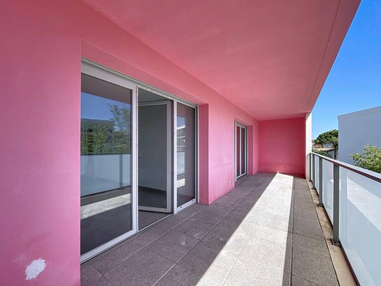 Appartement T3 avec terrasse et parking. — photo 1